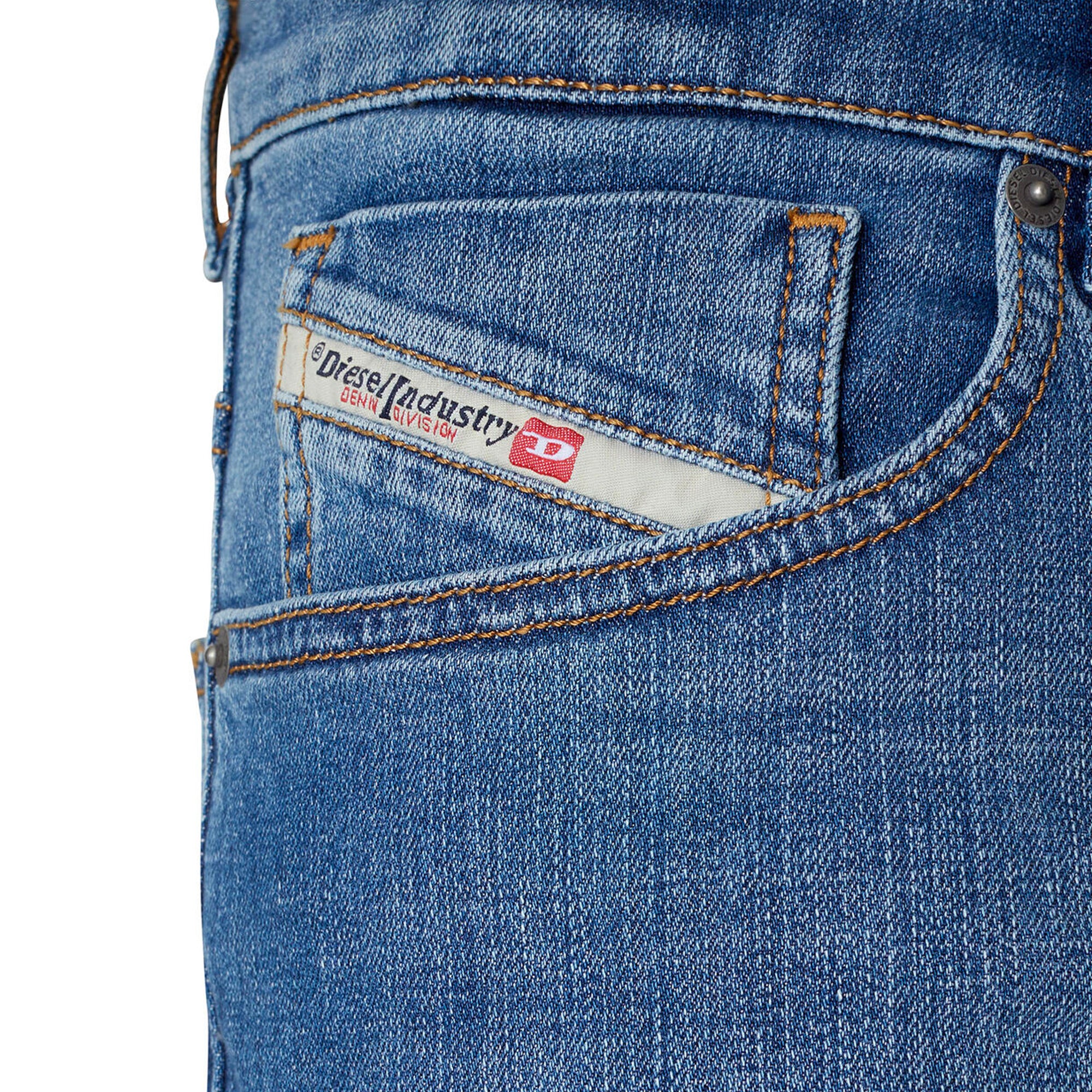 Close-up of coin pocket on Diesel D-Fining 09D47 Tapered Fit Jeans in Medium Blue