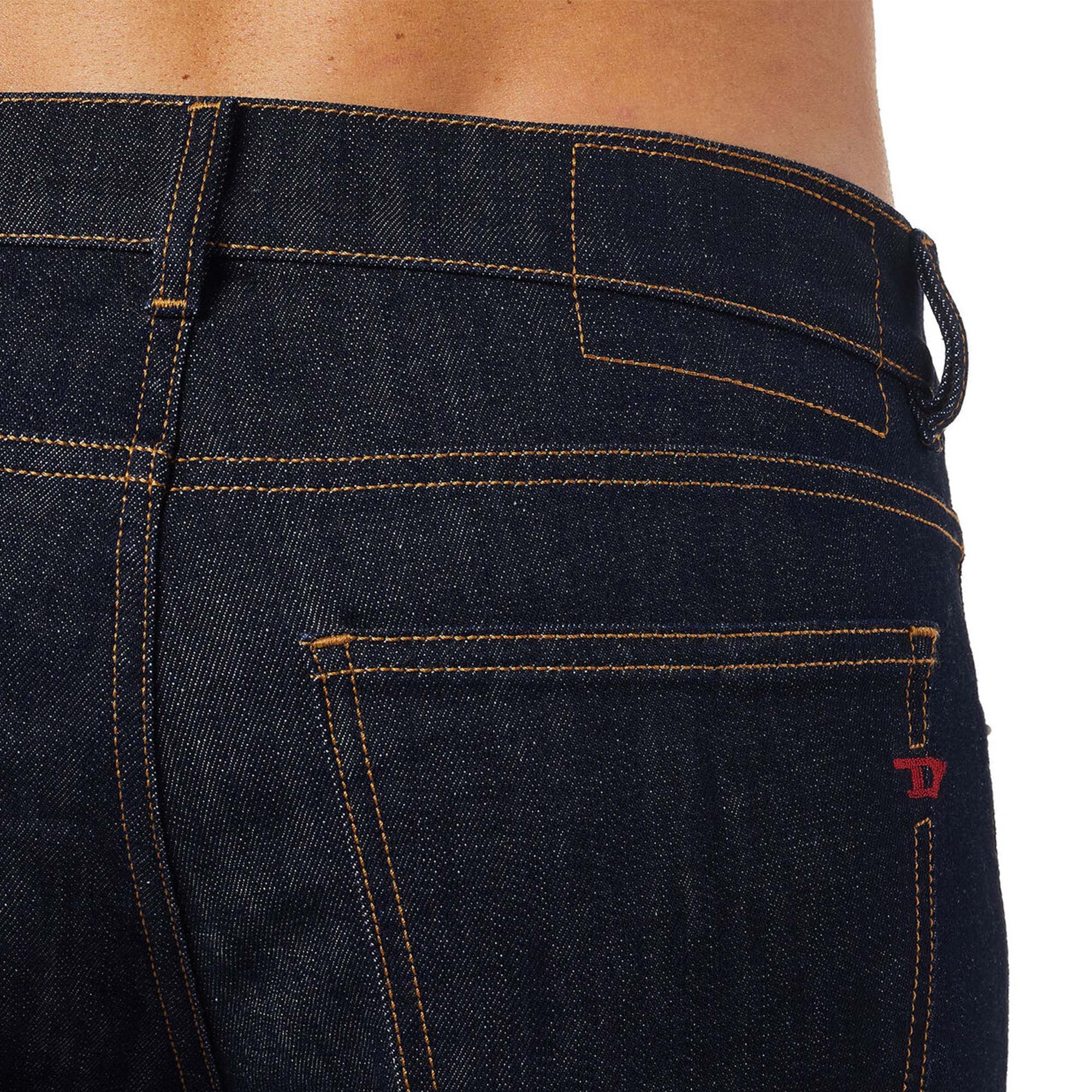 Close-up of waist on Diesel D-Strukt Z9B89 Straight Fit Jeans in Raw Rinse