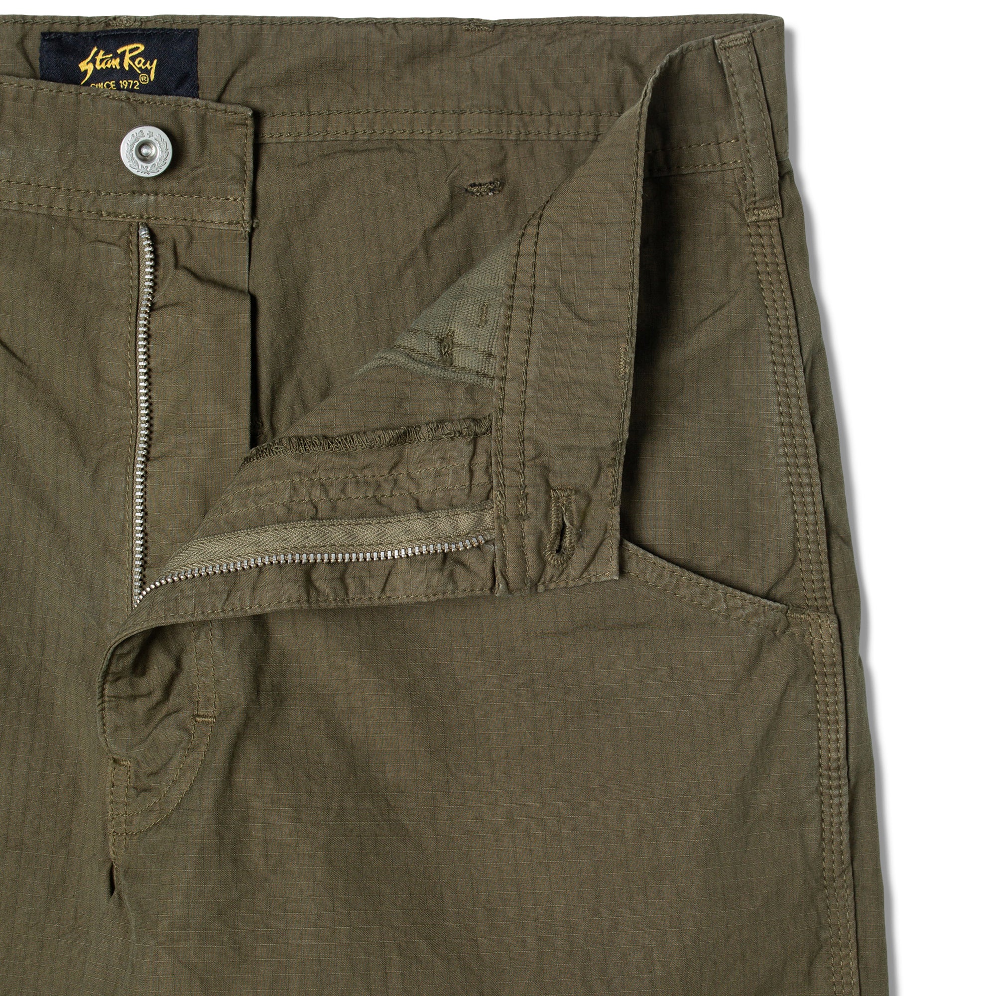 Close-up of fly on Stan Ray 80s Painter Pant for Men in Olive Ripstop